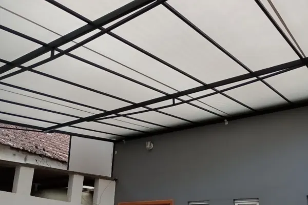 TOLDO EM POLICARBONATO